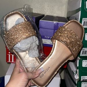 Juniors Rhinestone Sandals Rose Gold Size 7.5
